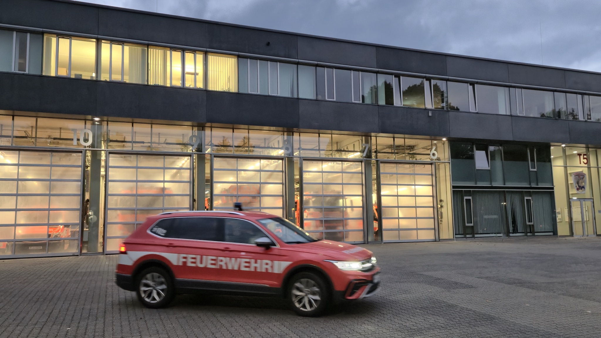 Feuer- und Rettungswache 1 im Brandschutz-, Katastrophenschutz- und Rettungsdienstzentrum (BKRZ) | Foto © BKRZ GmbH & Co. KG Feuer- und Rettungswache 1 im BKRZ | Foto © BKRZ GmbH & Co. KG