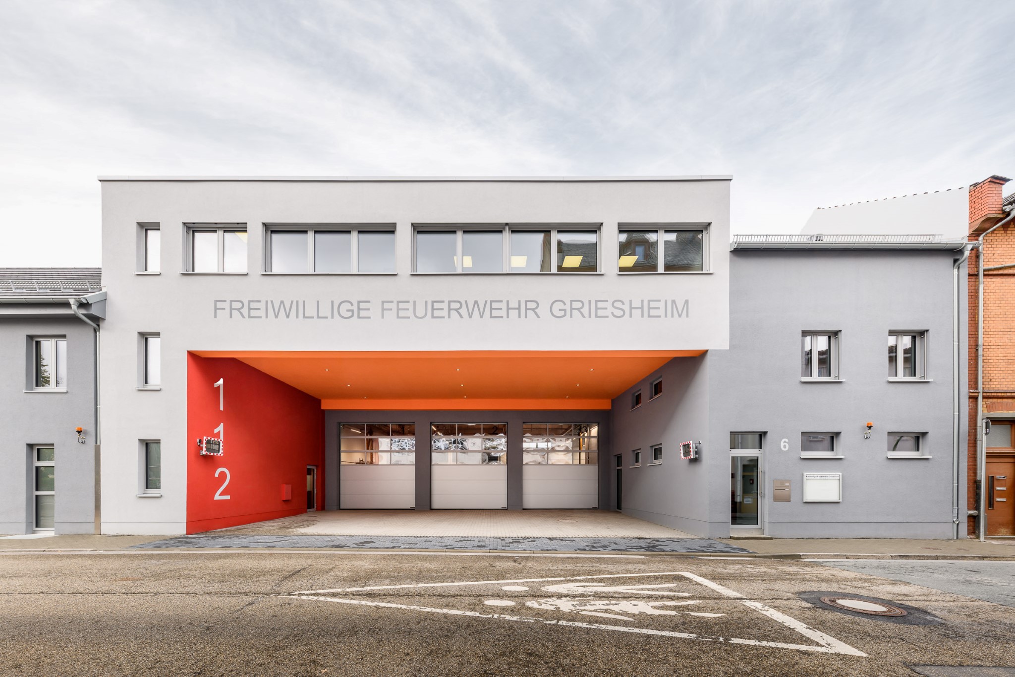 Neues Feuerwehrhaus der FF Griesheim (2025) | © Dietmar Moos // architektur + planung + bauleitung |  Foto © Moritz Bernoully