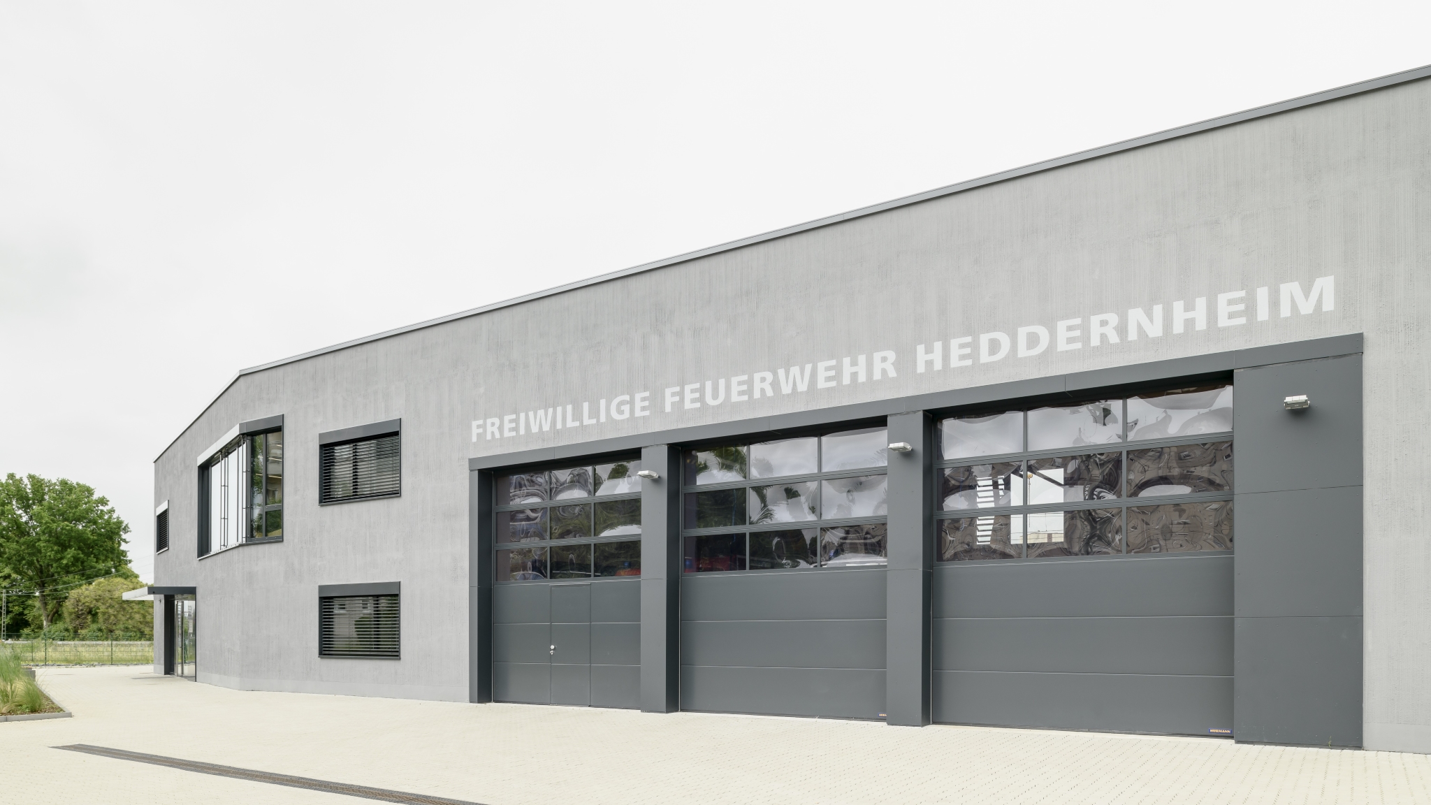 Feuerwehrhaus der Freiwilligen Feuerwehr Heddernheim | Neubau 2020 | © Kölling Architekten Part GmbH | Foto © Moritz Bernoully
