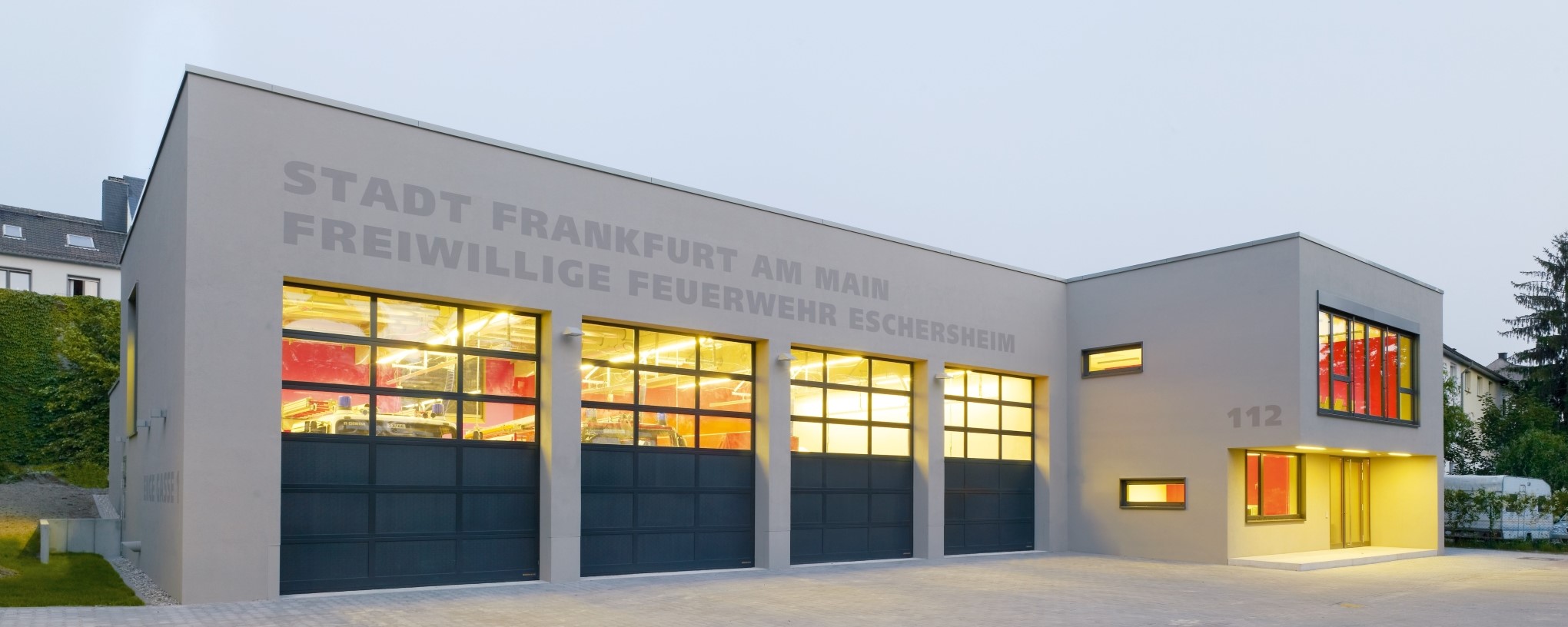Freiwillige Feuerwehr Frankfurt am Main - Eschersheim | Neubau 2011 | © KÖLLING ARCHITEKTEN Part GmbB | Foto © Christoph Kraneburg